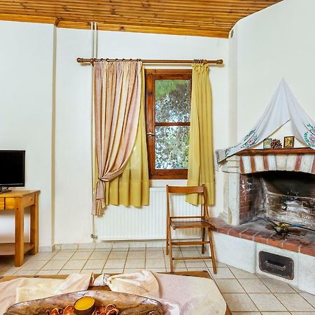 Xenios Loutra Village Karnagio Exterior photo